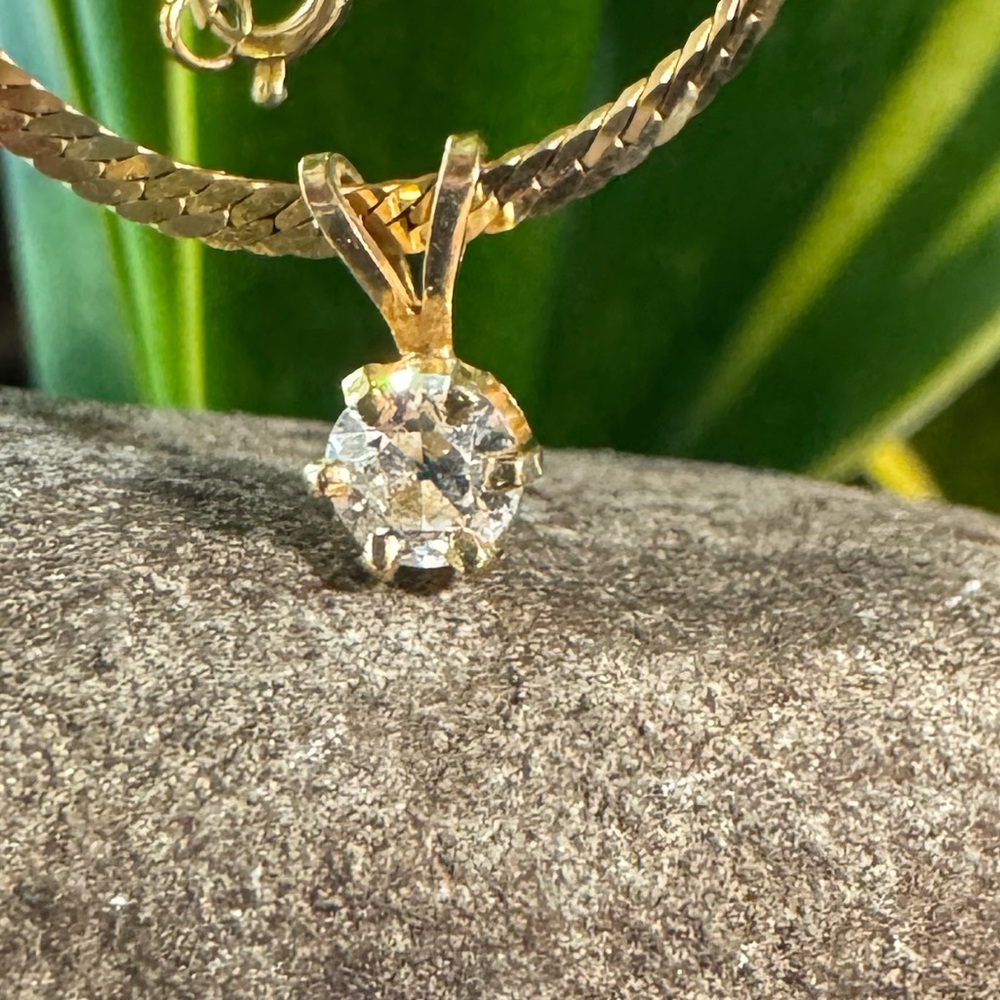14k .25ct Diamond Pendant Necklace